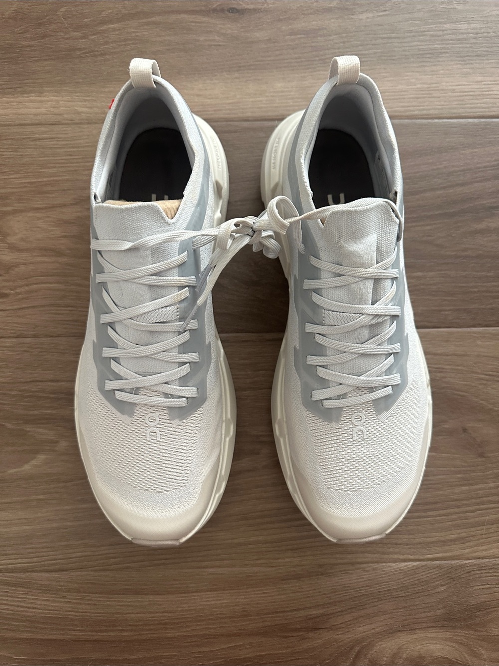 On Running Men's White and Light Gray Running Sneakers